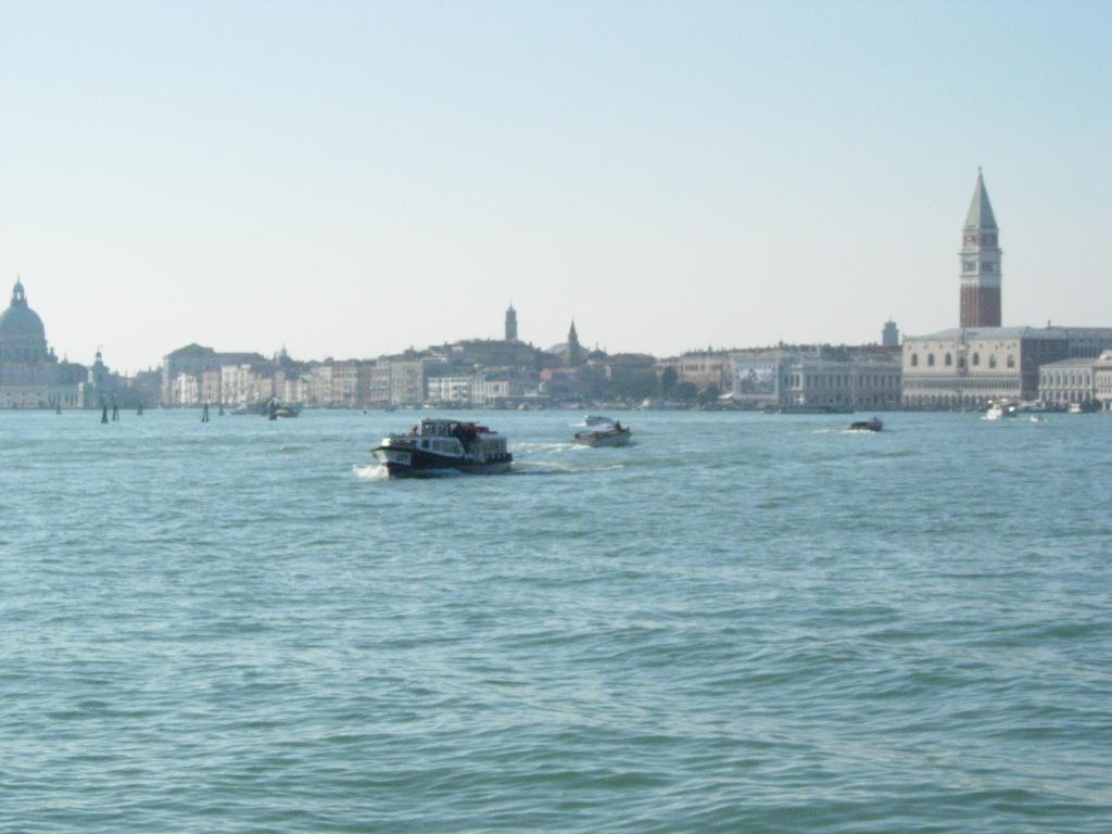 Appartamento Vacanze Casadueottanta Loc-13704 Venice Luaran gambar